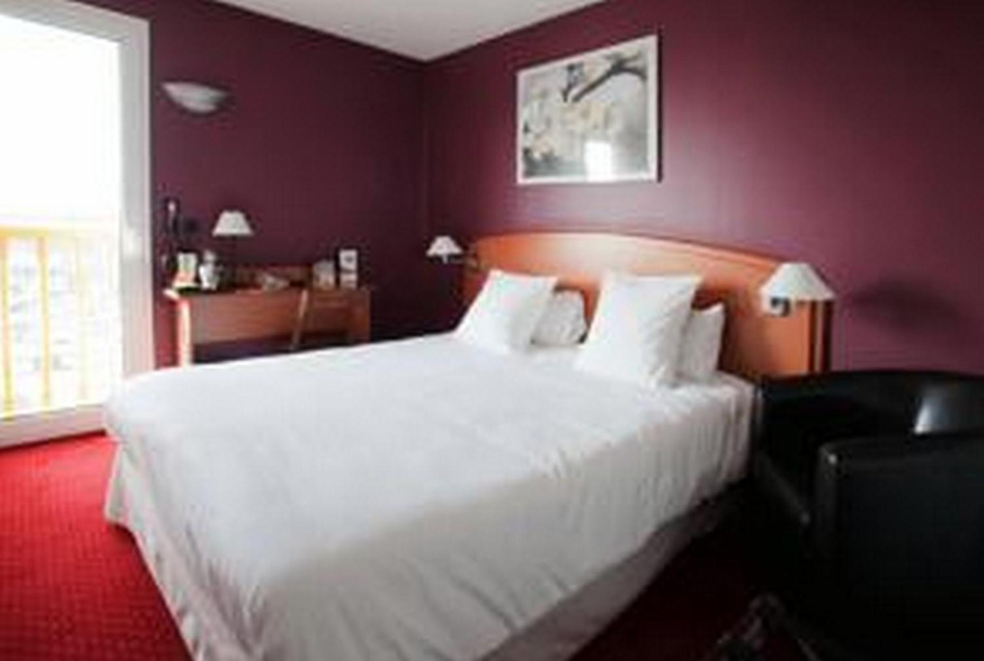 Sky Hotel Goussainville Charles De Gaulle Rum bild