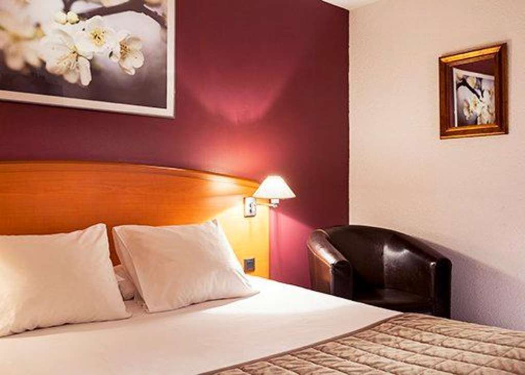 Sky Hotel Goussainville Charles De Gaulle Rum bild
