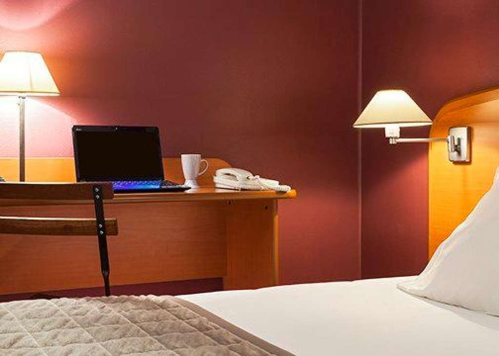 Sky Hotel Goussainville Charles De Gaulle Rum bild