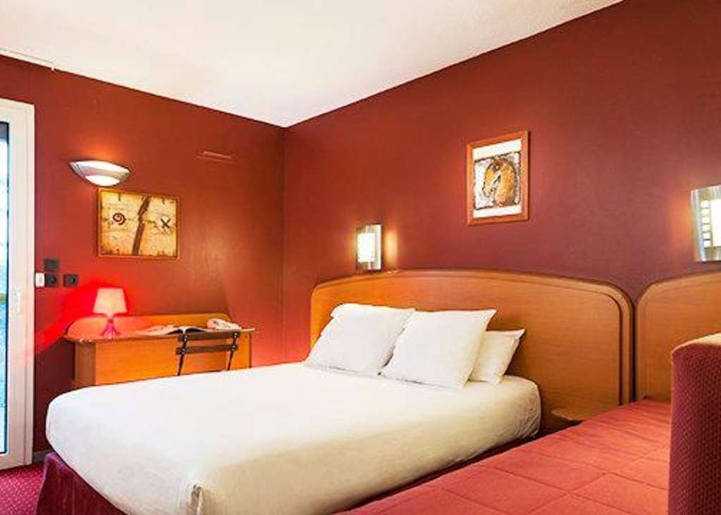 Sky Hotel Goussainville Charles De Gaulle Rum bild