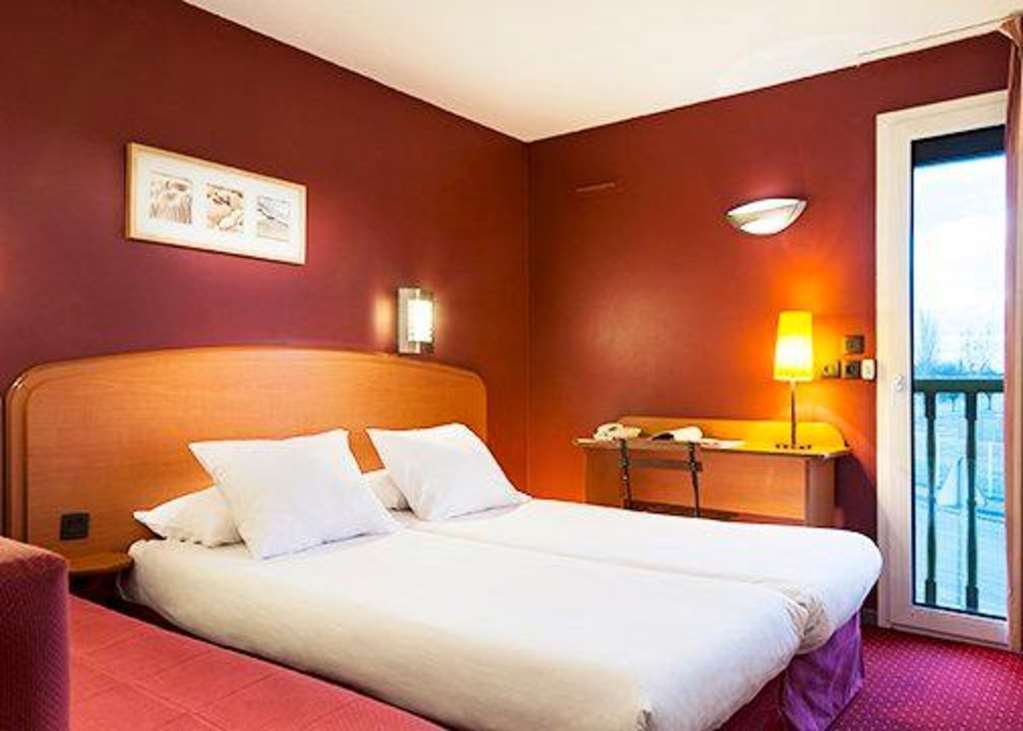 Sky Hotel Goussainville Charles De Gaulle Rum bild